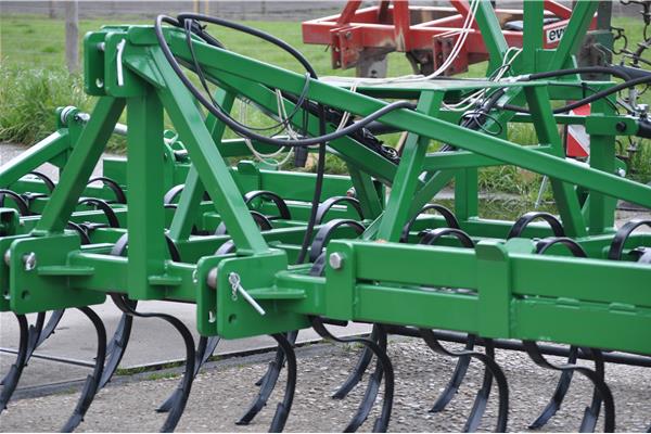 Triltandcultivator - Geschikt voor landbouw tractoren - LOOCON Essen